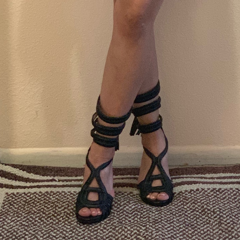 BCBGMAXAZRIA strappy Heels
